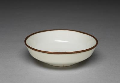 图片[2]-White dish, Ming dynasty (1368-1644)-China Archive